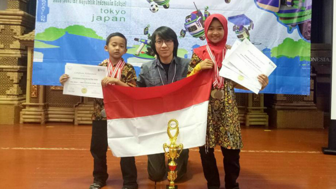 Siswa Madrasah Ibtidaiyah Pembangunan UIN Jakarta raih medali robotik