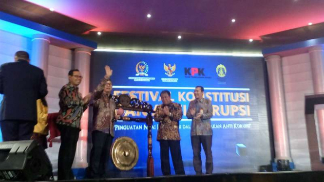 Ketua MPR Zulkifili Hasan dalam deklarasi antikorupsi di kampus Fakultas Hukum, Universitas Indonesia, Depok, Jawa Barat, pada Senin 13 November 2017.