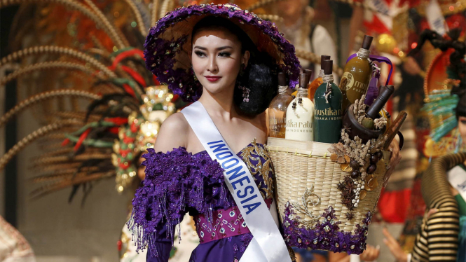 Kevin Lilliana raih gelar Miss International 2017.