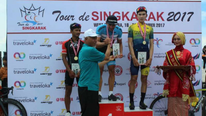 Pembalap Jerman juarai Etape I Tour de Singkarak 2017