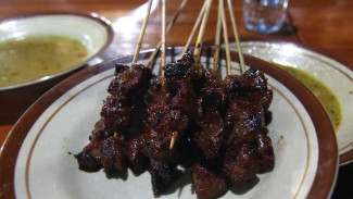 Sedapnya Sate Apaleh, Bumbunya Benar-benar Meresap!
