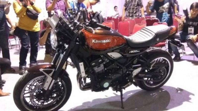 Kawasaki Z900RS meluncur di Jakarta.