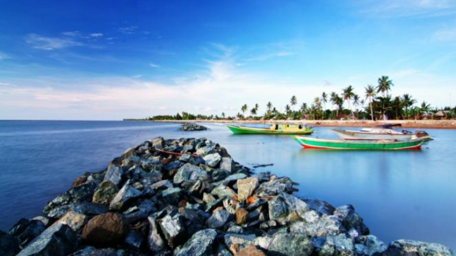 Menikmati Indahnya Pantai Takisung Di Kalimantan Selatan Viva