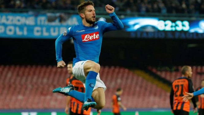 Striker Napoli, Dries Mertens rayakan gol ke gawang Shakhtar Donetsk