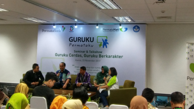 Seminar dan talkshow bertajuk 'Guruku Cerdas, Guruku Berkarakter'.