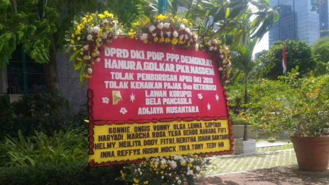 Karangan bunga di DPRD DKI Jakarta