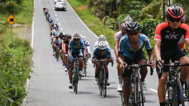 Suasana lomba Tour de Singkarak 2017
