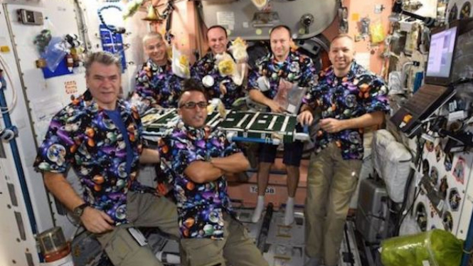 Para astronot dan kosmonot merayakan Hari Thanksgiving di Stasiun Luar Angkasa Internasional (ISS).