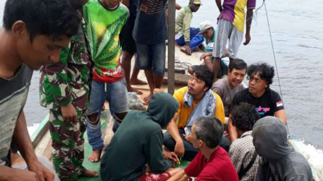 16 penumpang dan anak ABK KM Lingkar yang tenggelam di Perairan Aru.