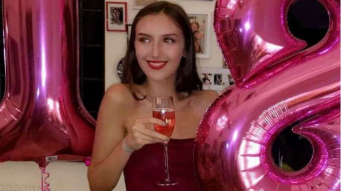 Zeynep Pattie saat merayakan ultah ke-18