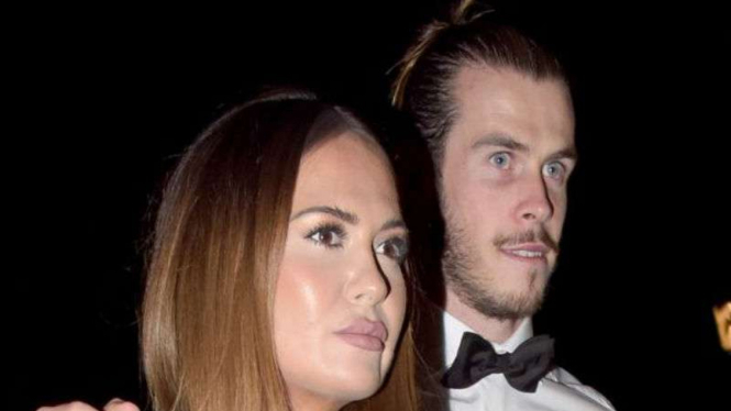 Gareth Bale bersama tunangannya,  Emma Rhys-Jones 