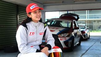 Cerita Pembalap Wanita Tercepat di Indonesia