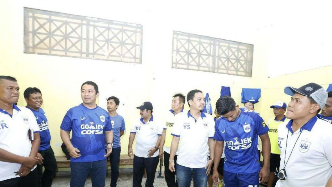 Wali Kota Semarang bersama pemain PSIS di Stadion Jatidiri