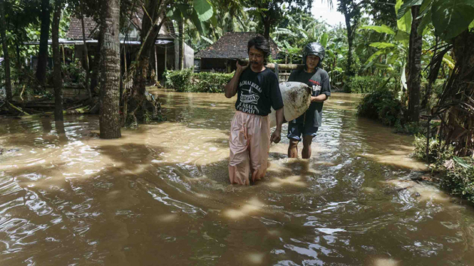 Dampak Siklon Cempaka di Yogyakarta dan Klaten