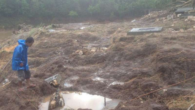 Situasi pasca terjadinya banjir di Bantul, Yogyakarta.