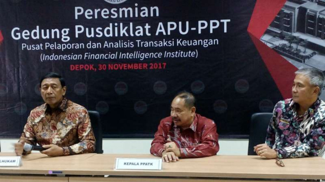 Menko Polhukam Wiranto usai meresmikan Indonesian Financial Intelligence Institute di kawasan Tapos, Depok, Jawa Barat, pada Kamis, 30 November 2017.