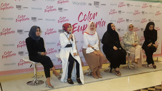 Desainer dan make-up artist Wardah yang akan ke Dubai Modest Fashion Week