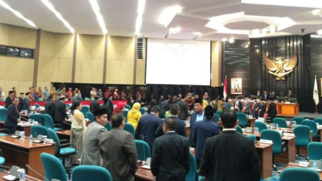 Suasana saat Anggaran Pendapatan dan Belanja Daerah 2018 DKI Jakarta disahkan