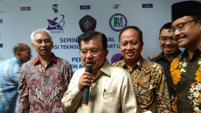 Wakil Presiden Jusuf Kalla di kampus Universitas Brawijaya, Malang, Jawa Timur, pada pada Senin, 4 Desember 2017.