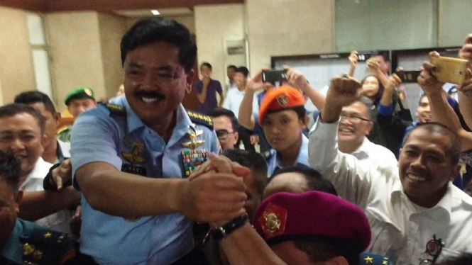 Calon Panglima TNI, Marsekal Hadi Tjahjanto, usai menjalani uji kepatutan dan kelayakan di DPR.