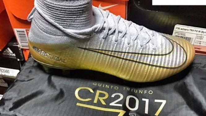 Sepatu edisi khusus Cristiano Ronaldo