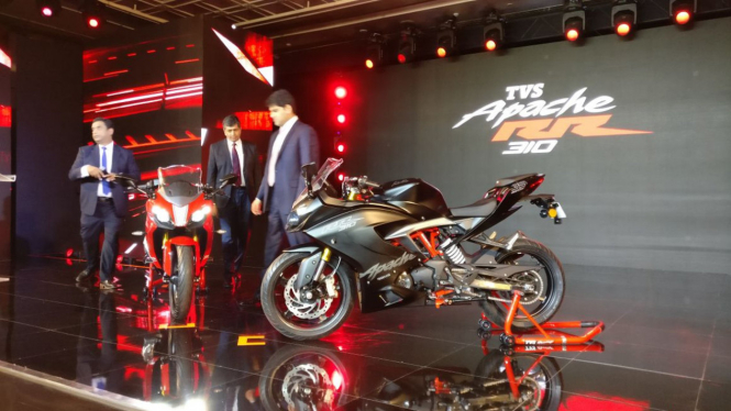 Peluncuran TVS Apache RR 310 di India.