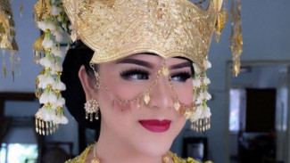 Ini Sosok Make-up Artist di Balik Riasan Cantik Kahiyang Ayu