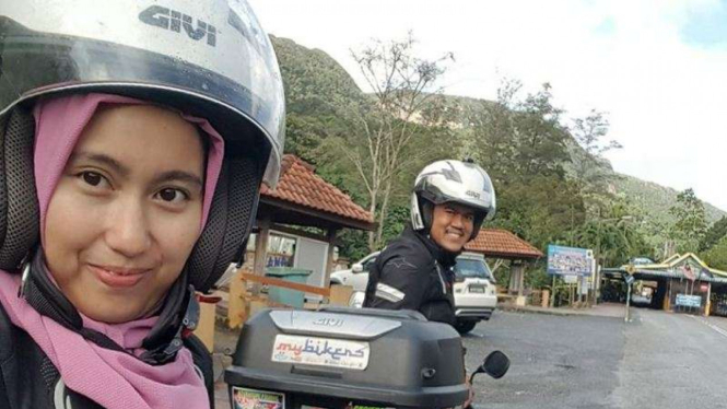 Suami istri asal Malaysia nekat keliling dunia naik Honda Supra