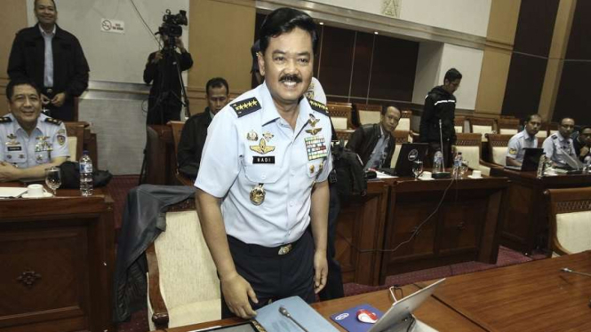 Calon Panglima TNI Marsekal TNI Hadi Tjahjanto menjalani uji kelayakan di DPR RI
