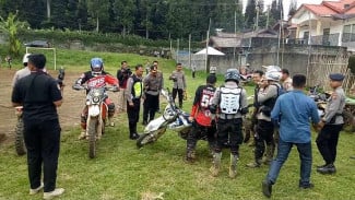 Cek Jalur Logistik Pemilu, Polisi Tembus Hutan Pangrango