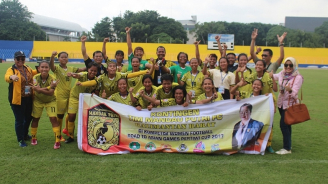 Tim sepakbola wanita Kalimantan Barat di Piala Pertiwi