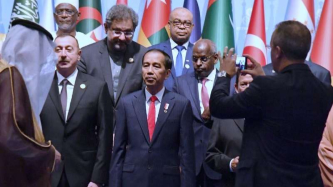 Presiden Joko Widodo hadiri KTT Luar Biasa OKI