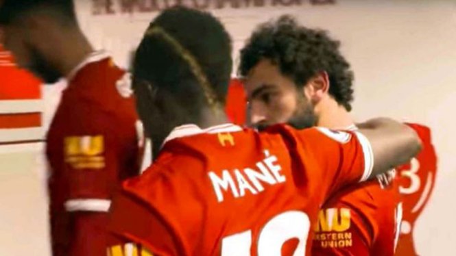 Dua striker sayap Liverpool, Sadio Mane dan Mohamed Salah