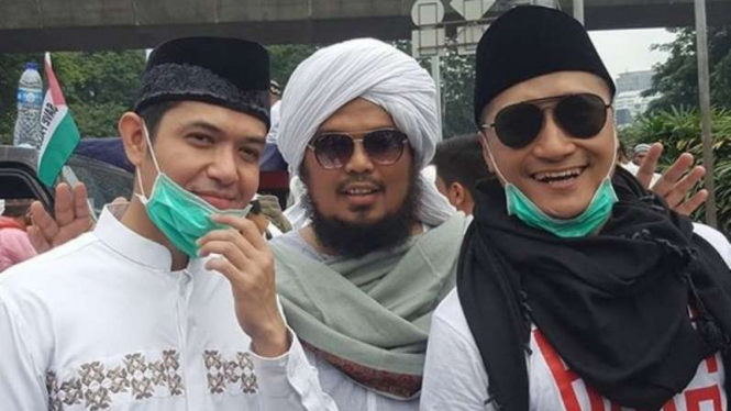 Dude Harlino, Derry Sulaeman dan Arie Untung