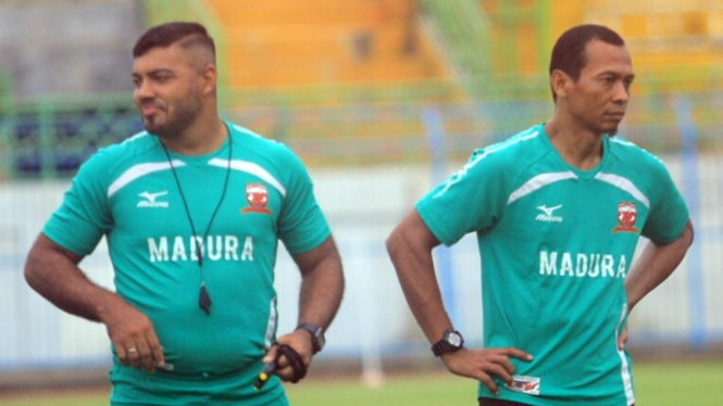 Danilo Fernando dan Hendro Kartiko jadi asisten pelatih Madura United