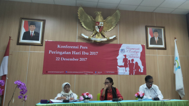 Menteri Yohanna Yembise saat Konferensi Pers Peringatan Hari Ibu 