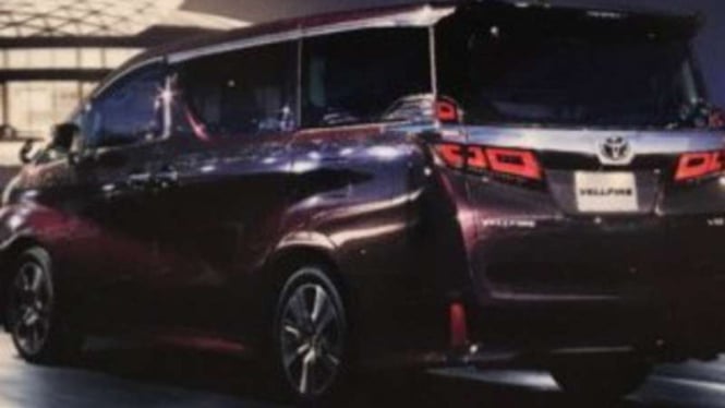 Toyota Vellfire edisi 2018.