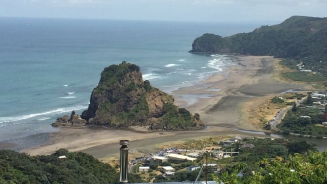 Pantai Piha, Selandia Baru.