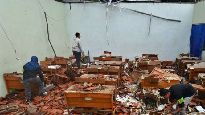 Pasca Gempa, Banyak Sekolah Ambruk di Tasikmalaya