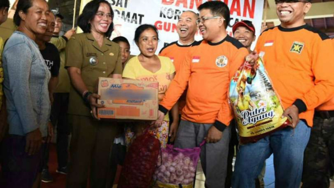Presiden PKS Sohibul Iman dan elite PKS beri bantuan ke korban Gunung Agung