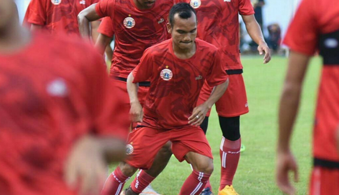 Riko Simanjuntak saat berlatih bersama Persija Jakarta