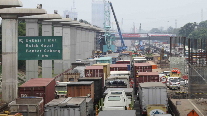 Pembangunan LRT di Tol Cikampek Dihentikan