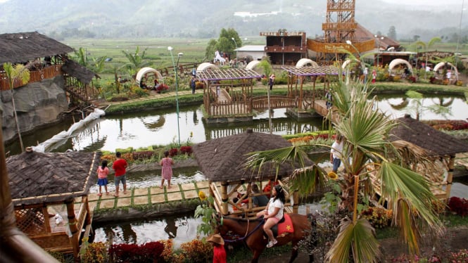 Pemberdayaan BUMDes Wisata Desa Pujon Kidul di Malang