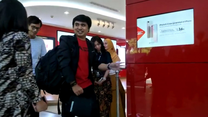 Pembeli pertama iPhone X di Indonesia, Sofyan Hadi 
