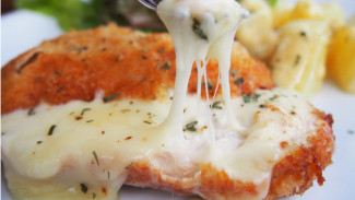 RESEP: Memasak Chicken Schnitzel untuk Ibunda Tercinta