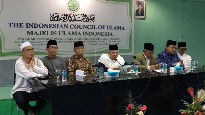 Ketua MUI KH Ma'ruf Amin menggelar konferensi pers di Jakarta
