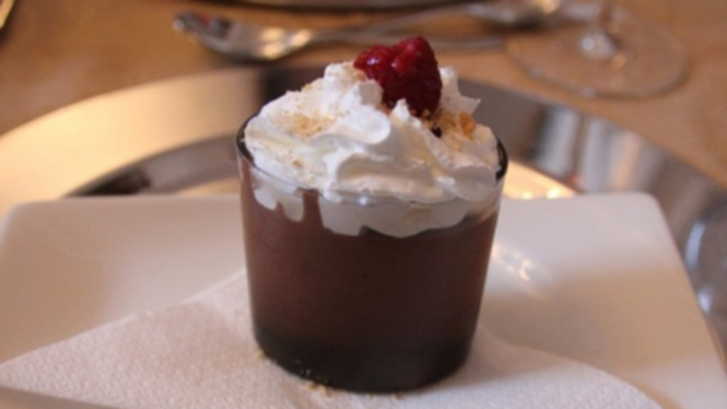 Ilutrasi pudding cokelat