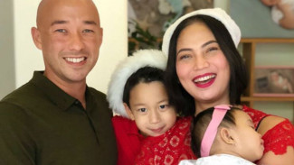 Posting Foto Keluarga, Kinaryosih Sindir Geng Selebriti