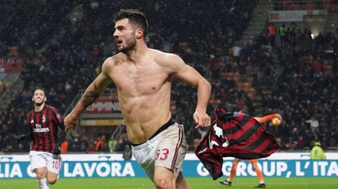 Penyerang AC Milan, Patrick Cutrone