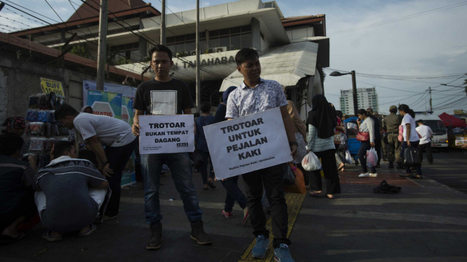 Tamasya Trotoar Tanah Abang